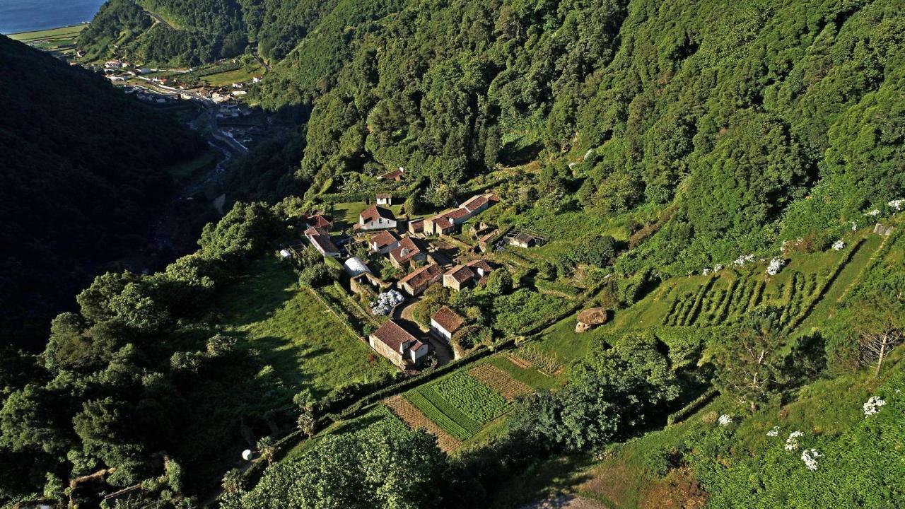 ホテルAldeia Do Sanguinho Faial da Terra エクステリア 写真